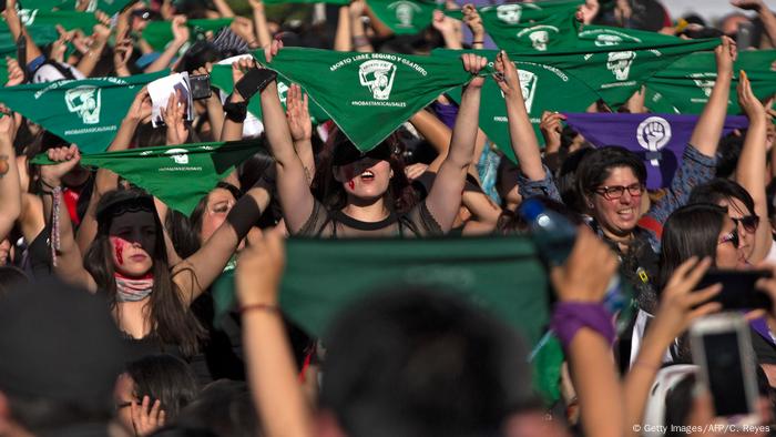 Chile l Protest als Feministische Performance in in Santiago