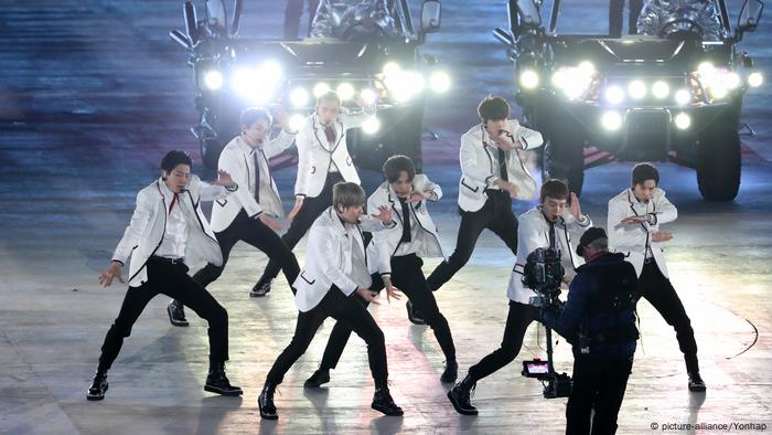 K-Pop Band - EXO
