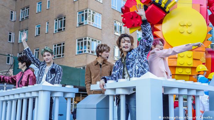 Macy's Thanksgiving Parade mit K-Pop Band NCT 127. (picture-alliance/Zuma/V. Carvalho)