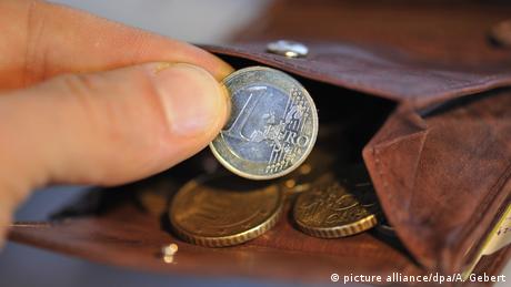 Все повече хора в Германия трупат дългове В пандемията приходите