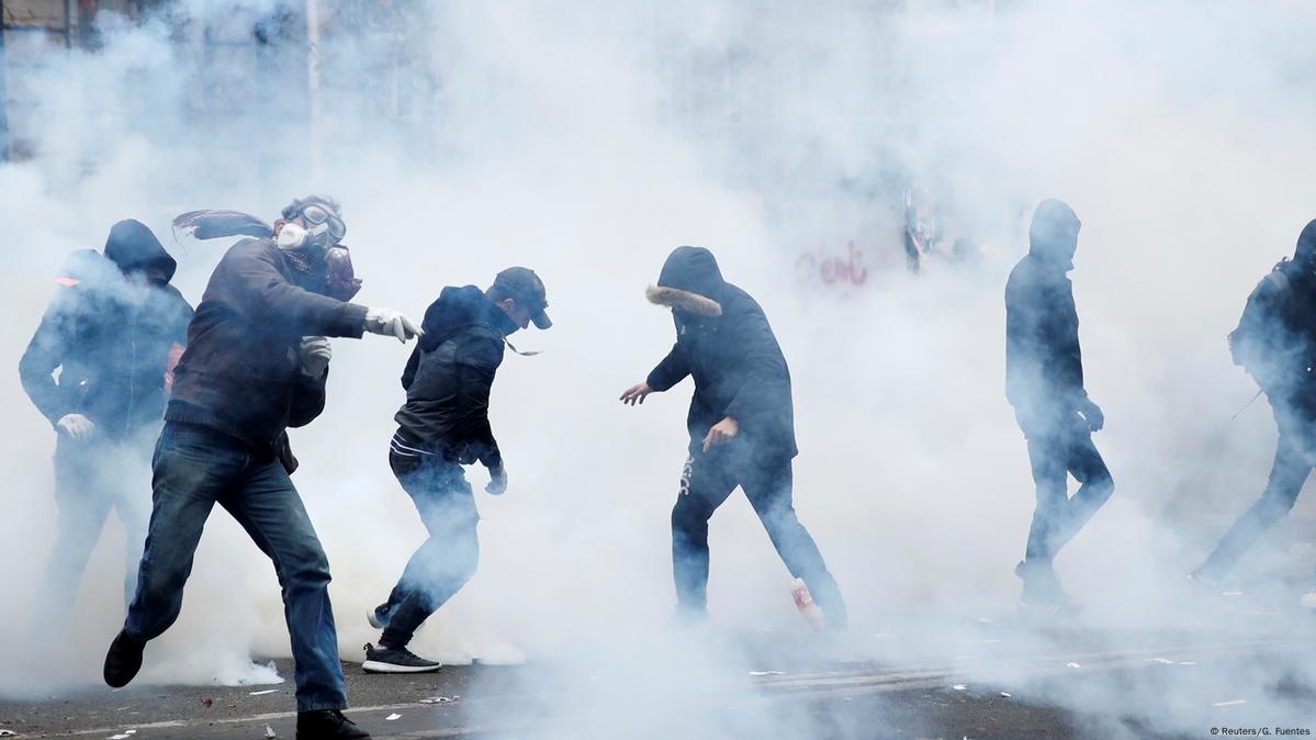 Eiffel Tower to close amid fears of more protests, violence