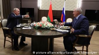 Владимир Путин и Александр Лукашенко на встрече, 8 декабря 2019 года