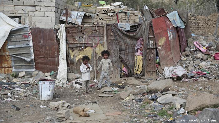 Jemen Krieg 2018 | Kinder aus al-Hudaida (picture-alliance/dpa/H. Al-Ansi)