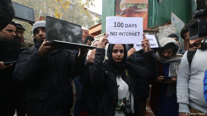 Protestas por la falta de internet en India. 