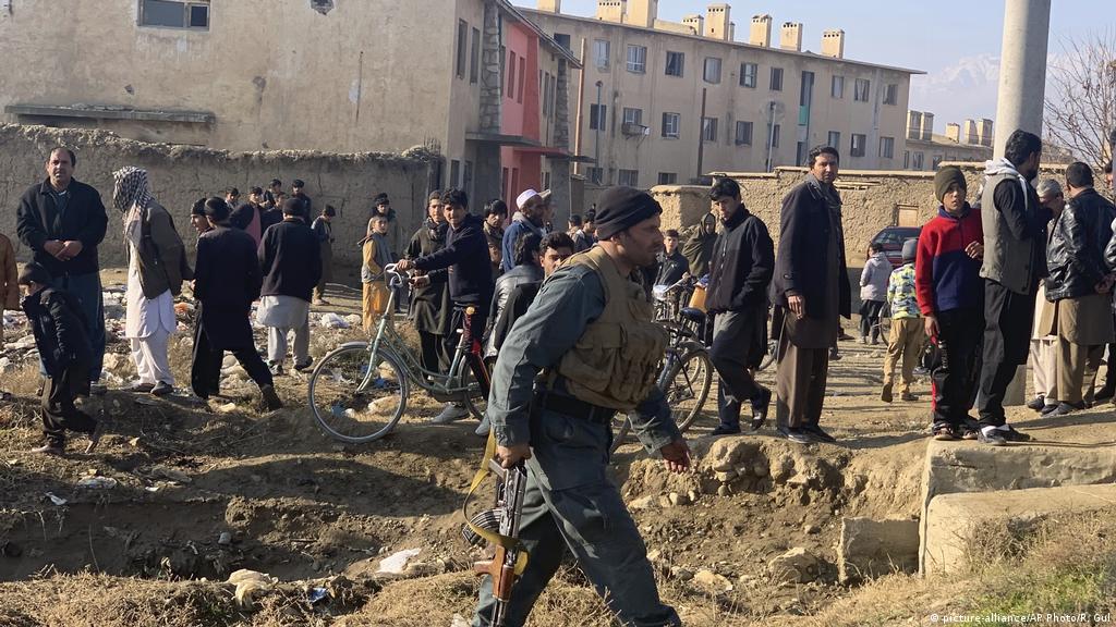 Ataque con coche bomba cerca de la mayor base estadounidense en Afganistán  | El Mundo | DW | 11.12.2019