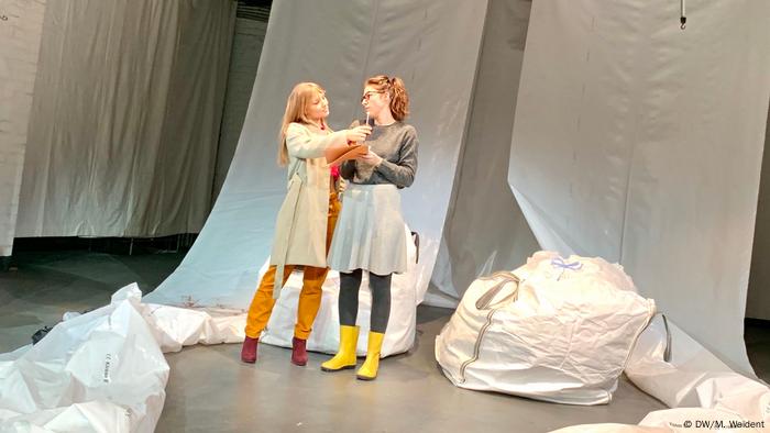 Deutschland | Freie Werkstatt Theater Köln | Null Komma Irgendwas