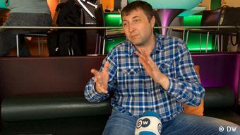 Бывший боец белорусского СОБРа Юрий Гаравский во время интервью DW