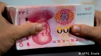 Symbolbild Handeslstreit China - USA | 100 Yuan