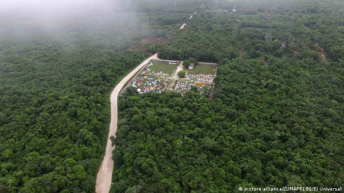 Una veintena de actores sociales, ejidatarios y políticos en Quintana Roo y Campeche no creen tener suficientes datos para decidir si están a favor o en contra del megaproyecto estrella de AMLO, el Tren Maya.