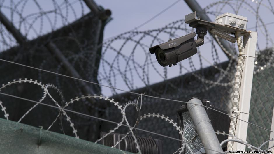 Гърция се барикадира срещу мигрантите | Новини и анализи от Европа | DW - Vimarsana News