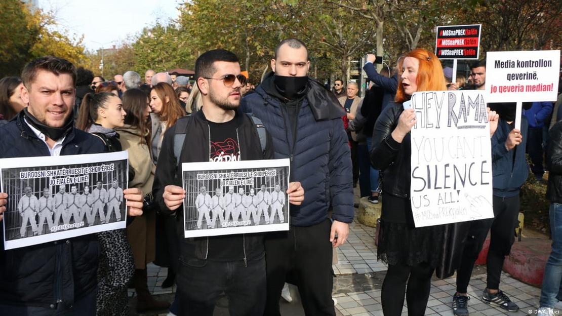 Protesta kundër kufizimeve të lirisë së medias në Shqipëri, 18 dhjetor 2019