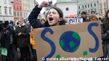 Students protest in 'School Strike 4 Climate' in Krakow, Poland on 15 March, 2019. The protests are part of a global climate strike, urging politicians to take action on climate change. (Photo by Beata Zawrzel/NurPhoto) | Keine Weitergabe an Wiederverkäufer.