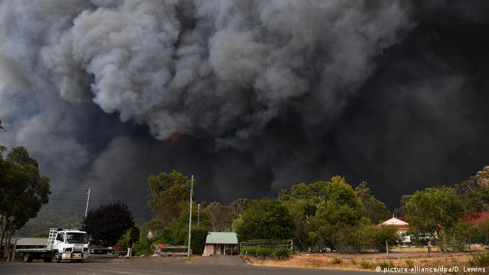 Fire near Tahmoor, Australia