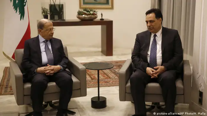 Libanon neuer Premierminister Hassan Diab und Präsident Michel Aoun (picture-alliance/AP Photo/H. Malla)