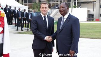 Le président Emmanuel Macron et son homologue Alassane Ouattara
