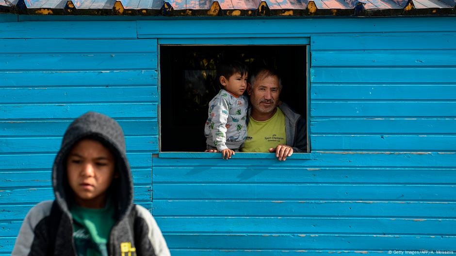 Griechenland Lesbos Flüchtlingszentrum Kara Tepe | Vater & Kinder