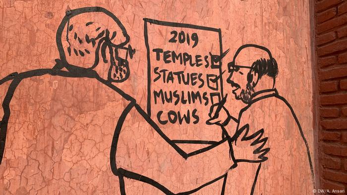 Studenten von verschiedenen Universitäten im ganzen Land gehen auf die Straße, um gegen das Gesetz zu protestieren. Einige Studentenorganisationen stehen dabei an forderster Front. Sie nutzen die Sozialen Medien und Graffitis (Bild) für Kampagnen, die die Kritiker mobilisieren sollen.