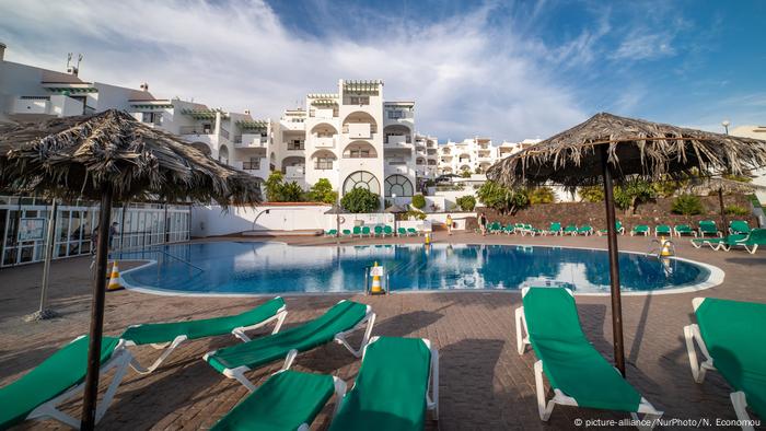 British Family Drowns In Hotel Swimming Pool In Costa Del Sol News Dw 25 12 19