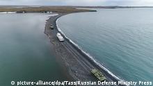 18.07.2019, Russland: NOVAYA ZEMLYA ARCHIPELAGO, RUSSIA - JULY 18, 2019: Tor-M2DT Arctic surface-to-air missile systems during military exercises. The new surface-to-air missile system is used in high-altitude regions of the Arctic for the first time. Video screen grab. Russian Defense Ministry Press Office/TASS Foto: Russian Defense Ministry Press O/TASS/dpa |