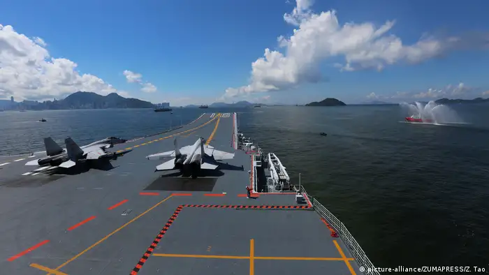 Hong Kong | Flugzeugträger 
