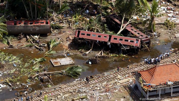 Indian Ocean Tsunami Remembered 15 Years On News Dw 26 12 2019