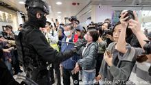 Nueva jornada de violencia en Hong Kong deja 15 detenidos