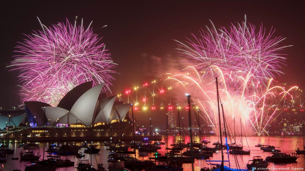 Sydney New Year S Eve Fireworks To Go Ahead Despite Wildfires News Dw 29 12 2019