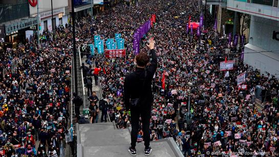 Hong Kong protesters open 2020 with a rally – DW – 01/01/2020