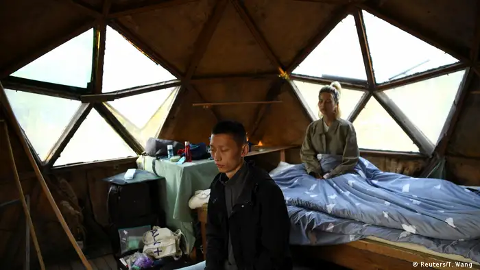 China Aussteiger BG l AnotherCommunity - Neues Zuhause im Dorf Guanzhong - Yang Zhaoyu and Chen Yan (Reuters/T. Wang )
