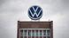 Логотип VW на его главном офисе в Вольфсбурге Логотип VW на его главном офисе в Вольфсбурге