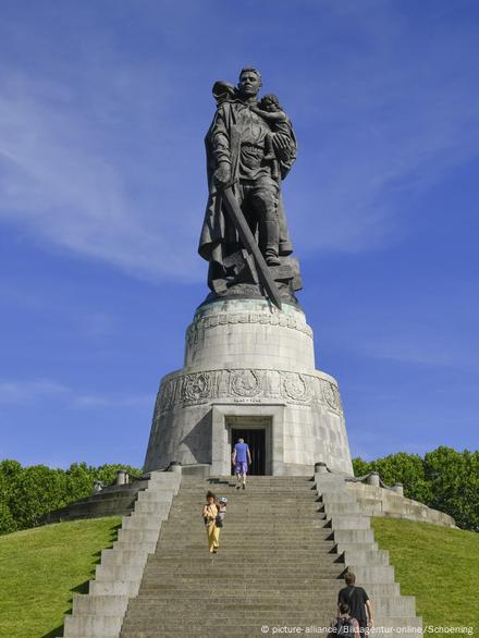 Фото Памятник Советскому Солдату