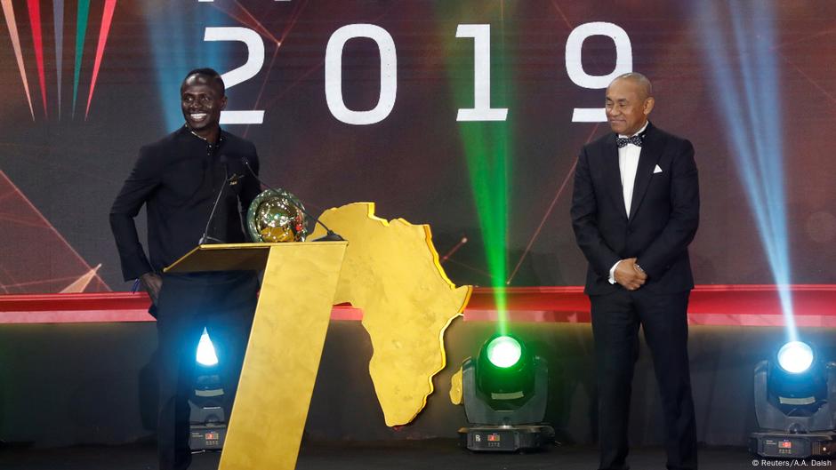 Mané supera Salah e Mahrez e é eleito melhor jogador africano do