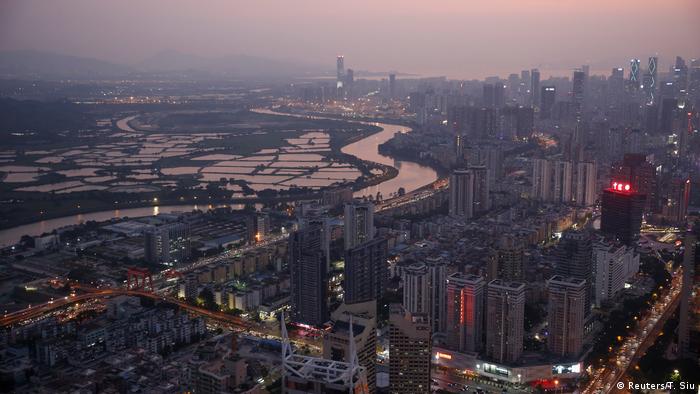 Bildergalerie Grenzgebiet zwischen China und Hongkong (Reuters/T. Siu)