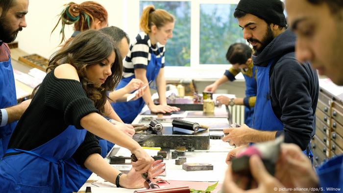 Almanya'da meslek eğitimi gören sığınmacı gençler