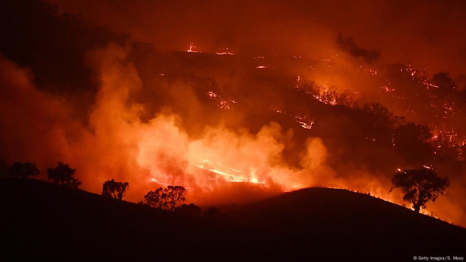 Monsterfeuer In Australien Vereinigen Sich Aktuell Welt Dw 10 01