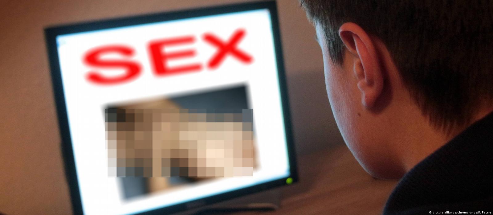 کلاه ضد پورنو برای سانسور محتوای سکسی در اینترنت چین – DW – ۱۴۰۱۴۲۶