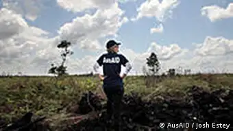 印尼大面积泥炭沼泽森林被砍伐，居民需要土地种植经济作物