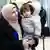 هذه الطفلة ووالدتها وصلتا إلى ألمانيا قادمتين من تركيا في كانون الثاني/يناير 2020، مع 245 لاجئاً آخر في إطار اتفاق أوروبي تركي.