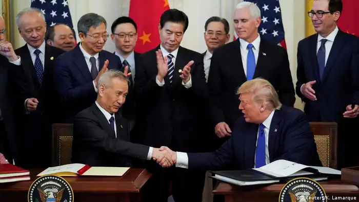 USA China Donald Trump und Liu He in Washington (Reuters/K. Lamarque)