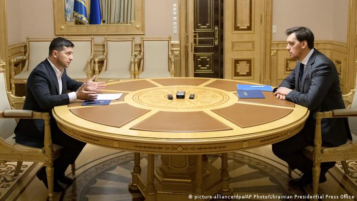 Президент України Володимир Зеленський і колишній прем'єр-міністр України Олексій Гончарук