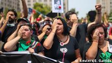 Chile: miles marchan de luto y en silencio contra la represión gubernamental