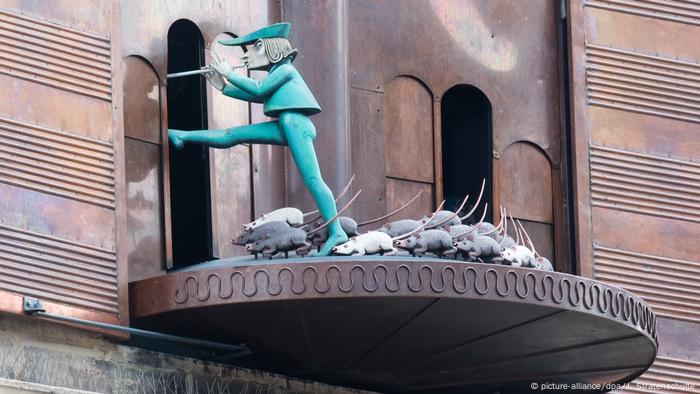 Rattenfänger-Figurenspiel am Pferdemarkt