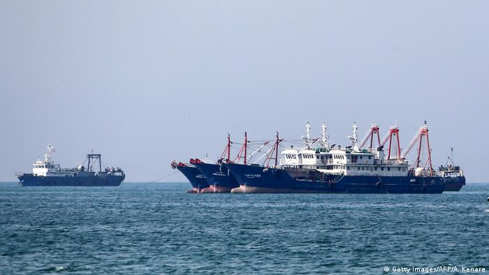 Cargoschiffe in der Straße von Hormus