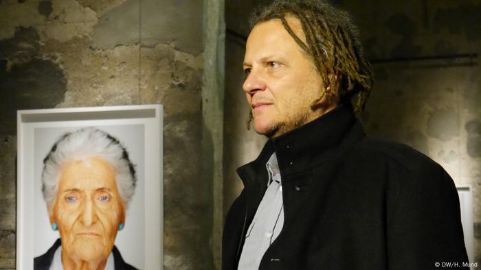 El intenso trabajo de retratar a los sobrevivientes del Holocausto fue para él el proyecto más movilizador y emocional que jamás emprendió, cuenta Martin Schoeller. 