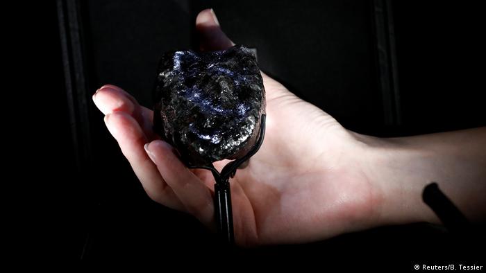 World s Second largest Rough Diamond Showcased In Paris DW Learn German
