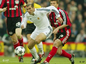 Zinedine Zidane: The Making of a Soccer Legend – DW – 07/09/2006