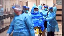 Médicos de Hong Kong exigen el cierre de la frontera con China por el coronavirus