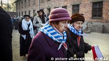 2020-01-27 08:42:31 AUSCHWITZ - Überlebende und Familie während der 75-jährigen Befreiung des ehemaligen deutschen Konzentrations- und Vernichtungslagers in Auschwitz-Birkenau in der Nähe. ANP REMKO DE WAAL |