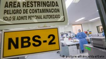 Laboratorio en Lima, preparado para el diagnóstico de coronavirus.