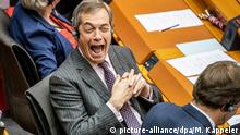29.01.2020, Belgien, Brüssel: Nigel Farage (Brexit Partei), verfolgt die Debatte im Plenum. Zwei Tage vor dem Austritt Großbritanniens aus der Europäischen Union will auch das Europaparlament das EU-Austrittsabkommen bei einer Sitzung in Brüssel ratifizieren und den Brexit endgültig besiegeln. Foto: Michael Kappeler/dpa +++ dpa-Bildfunk +++